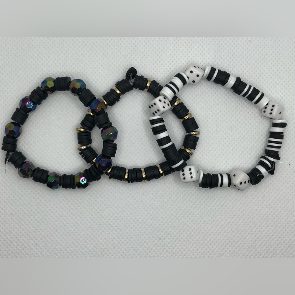 Bracelets Set of 3 handmade Black and White Beaded Bracelets - Picture 5 of 5